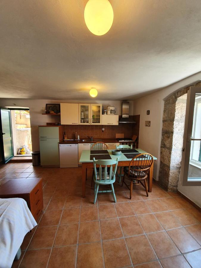 Kaprije Mistral Apartment Εξωτερικό φωτογραφία