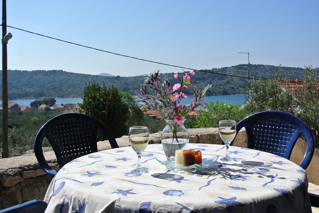Kaprije Mistral Apartment Εξωτερικό φωτογραφία